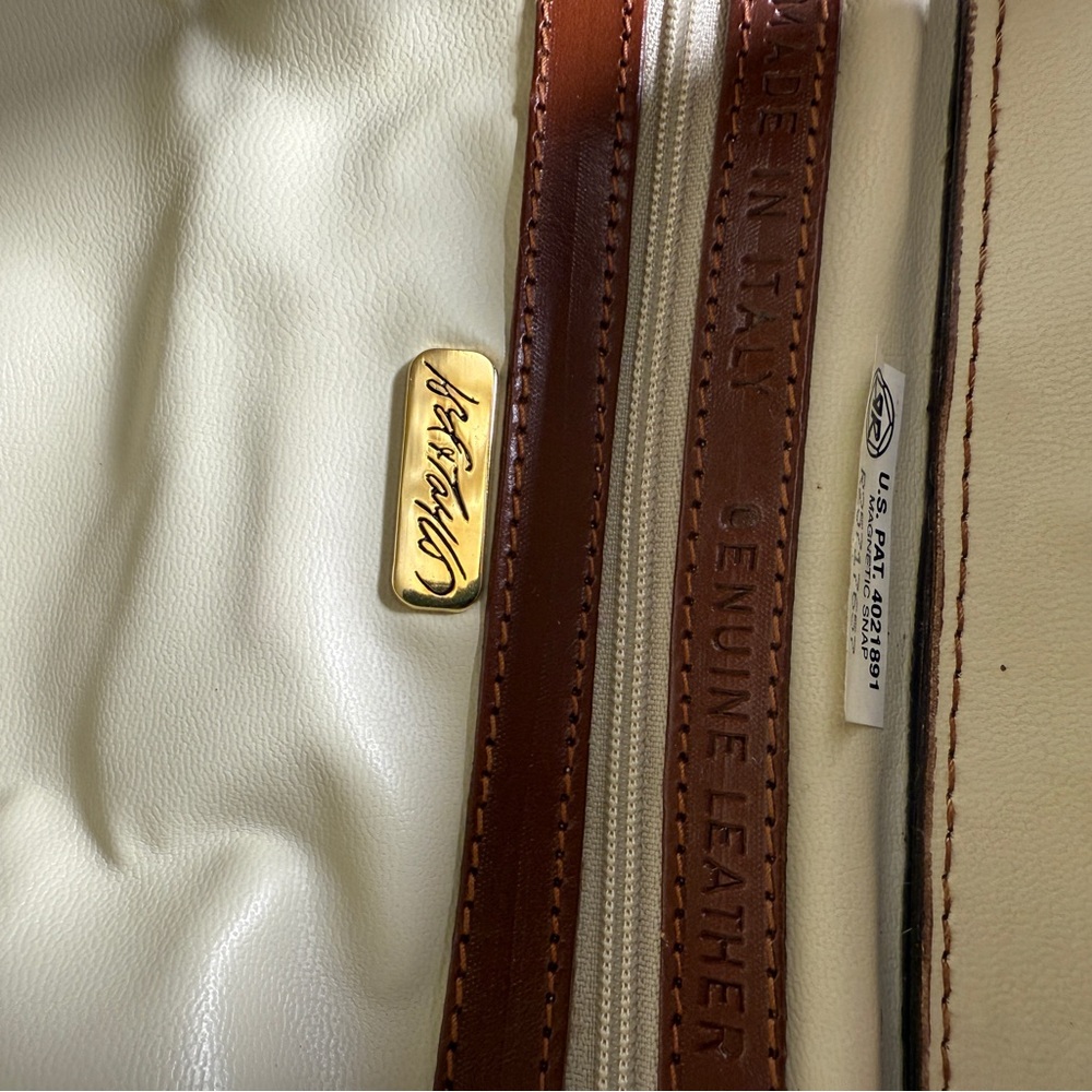 Carla Marchi Woven Raffia and Leather Handbag with wood  gold-tone hardware. - Picture 11 of 14